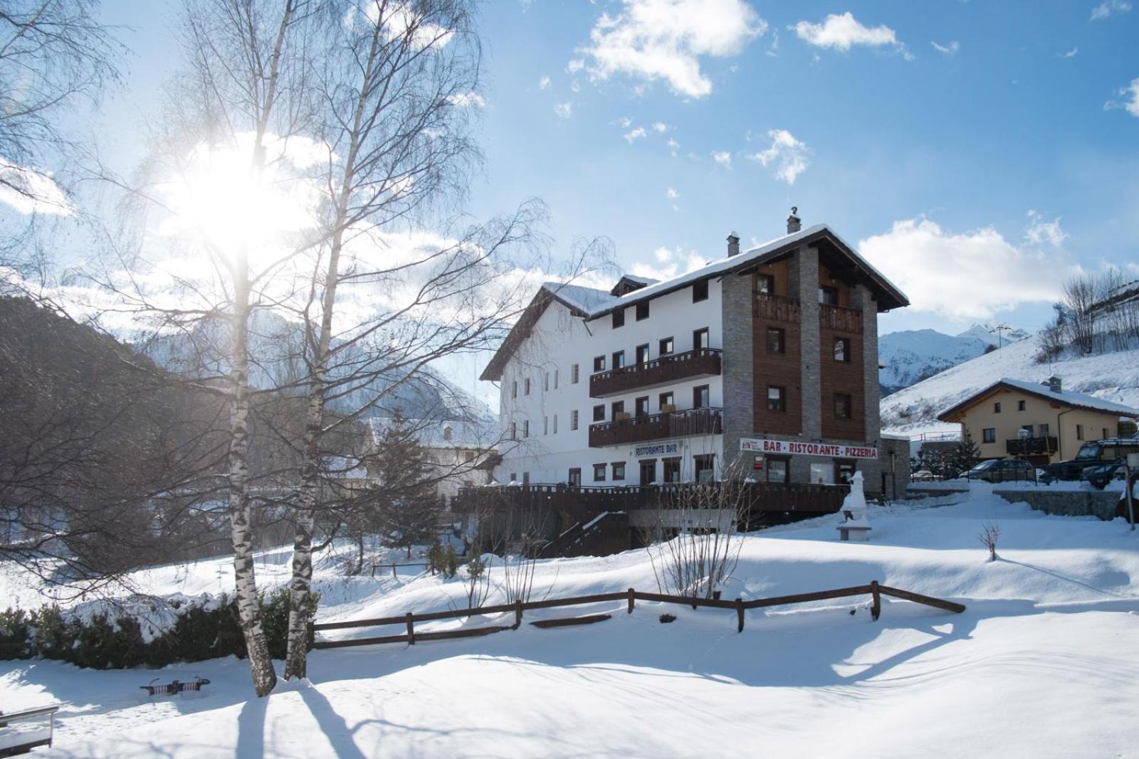 Hotel, Bar & Bistrot Saint Nicolas Gran Paradiso Экстерьер фото